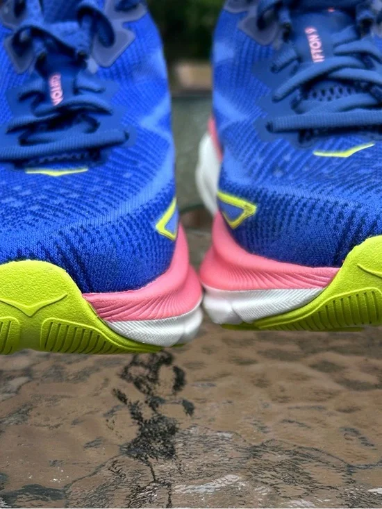 Hoka EUC Women’s Size 8.5 Clifton 9 Blue Coral Mesh Running Shoe MSRP $165 - Picture 3 of 12